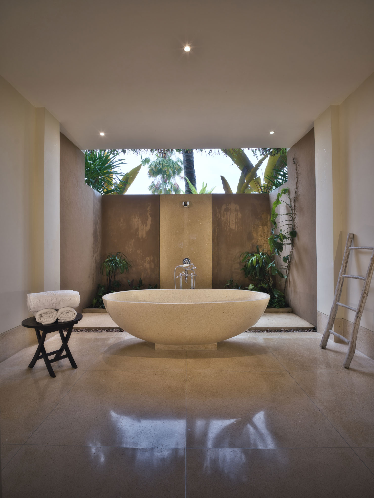 Garden View Royal Suite - Bathtub
