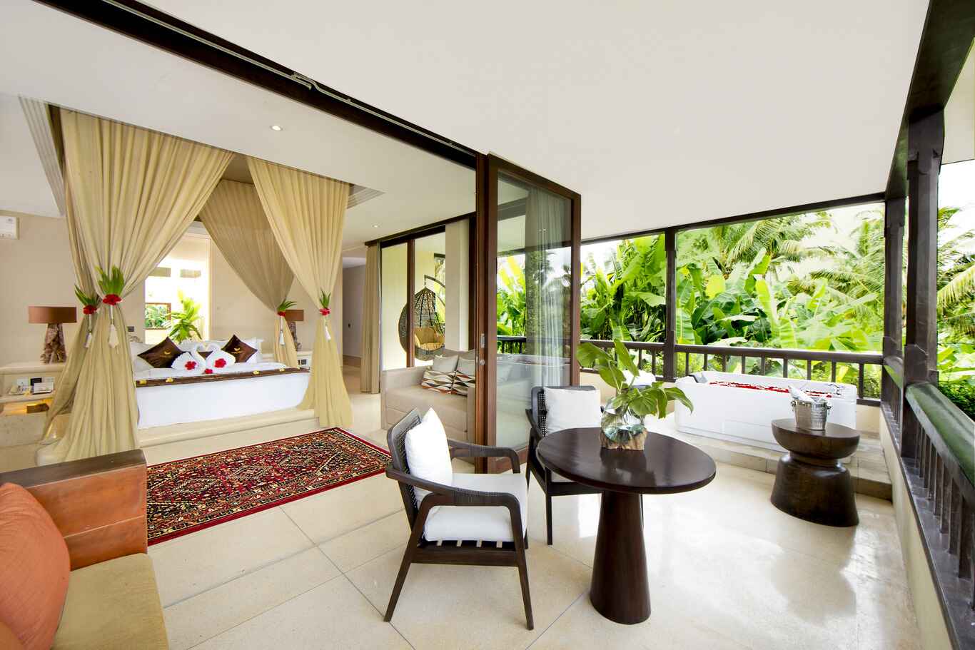 Jungle View Royal Suite - Terrace Bed